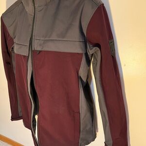 RANK 45 SHELL JACKET Stylish Burgundy and Gray Excellent condition nice flex